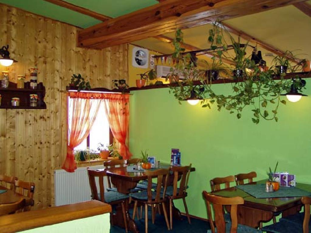 Restaurace A Penzion U Vladaru Mikulasovice Ngoại thất bức ảnh